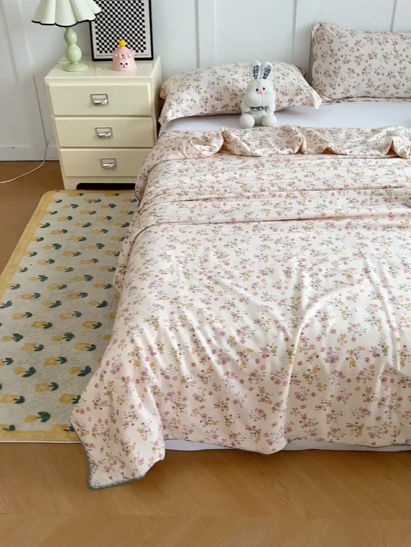 91家纺网 家纺一手货源 找家纺 VIP被业 2025新款书香绸网红直播小红书夏凉被凉感冰丝天丝夏被 春之序章