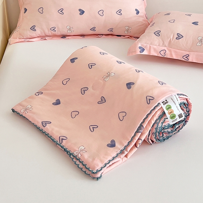 91家纺网 家纺一手货源 找家纺 VIP被业 2025新款书香绸网红直播小红书夏凉被凉感冰丝天丝夏被 怦然心动