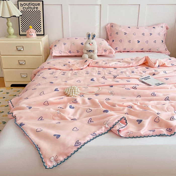 91家纺网 家纺一手货源 找家纺 VIP被业 2025新款书香绸网红直播小红书夏凉被凉感冰丝天丝夏被 怦然心动