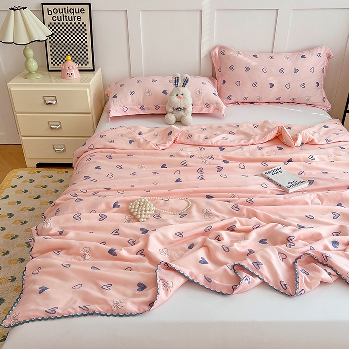 91家纺网 家纺一手货源 找家纺 VIP被业 2025新款书香绸网红直播小红书夏凉被凉感冰丝天丝夏被 怦然心动