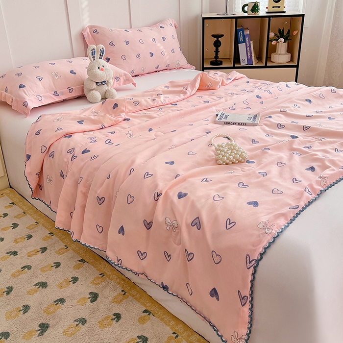 91家纺网 家纺一手货源 找家纺 VIP被业 2025新款书香绸网红直播小红书夏凉被凉感冰丝天丝夏被 怦然心动