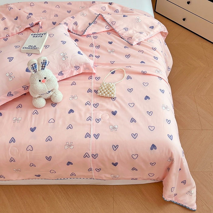 91家纺网 家纺一手货源 找家纺 VIP被业 2025新款书香绸网红直播小红书夏凉被凉感冰丝天丝夏被 怦然心动