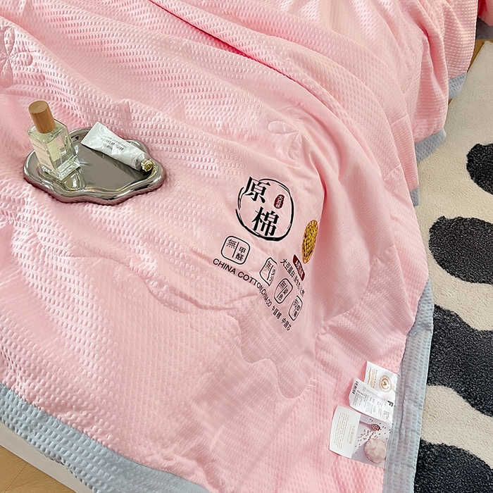 91家纺网 家纺一手货源 找家纺 VIP被业 2025新款原棉夏被针织棉大豆夏凉被子被芯夏被被子空调被 粉色