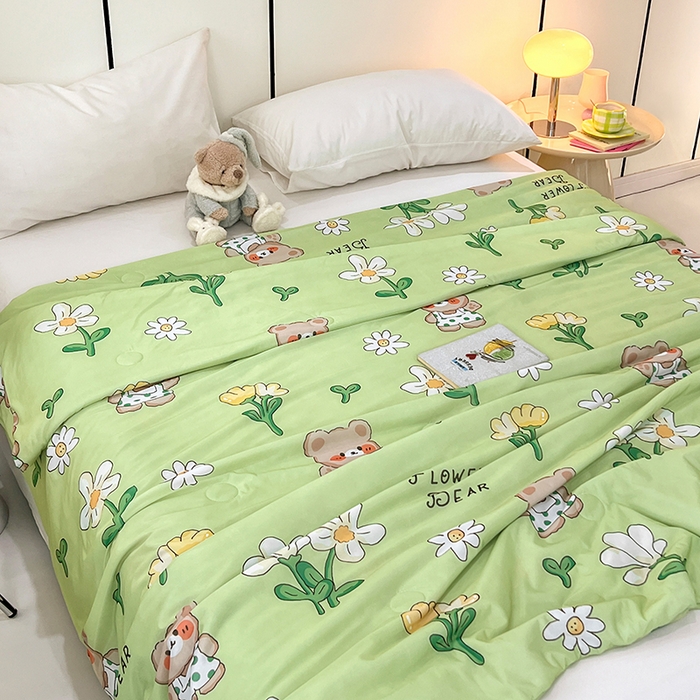 91家纺网 家纺一手货源 找家纺 VIP被业 2025新款印花凉感丝冰淇淋云母日本凉感科技冰淇淋氨纶凉感天丝纯色夏被空调被 可爱熊 绿