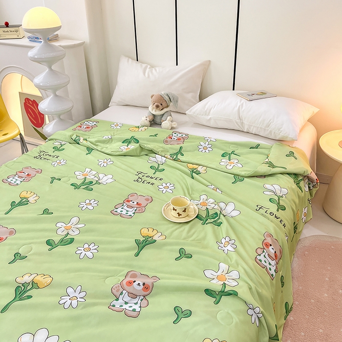 91家纺网 家纺一手货源 找家纺 VIP被业 2025新款印花凉感丝冰淇淋云母日本凉感科技冰淇淋氨纶凉感天丝纯色夏被空调被 可爱熊 绿