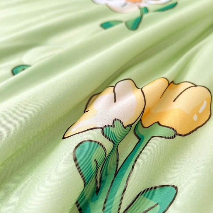 91家纺网 家纺一手货源 找家纺 VIP被业 2025新款印花凉感丝冰淇淋云母日本凉感科技冰淇淋氨纶凉感天丝纯色夏被空调被 可爱熊 绿