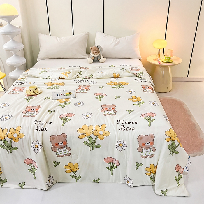 91家纺网 家纺一手货源 找家纺 VIP被业 2025新款印花凉感丝冰淇淋云母日本凉感科技冰淇淋氨纶凉感天丝纯色夏被空调被 可爱熊 米