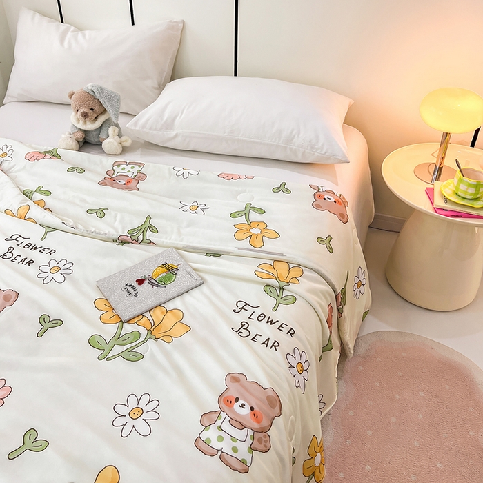 91家纺网 家纺一手货源 找家纺 VIP被业 2025新款印花凉感丝冰淇淋云母日本凉感科技冰淇淋氨纶凉感天丝纯色夏被空调被 可爱熊 米