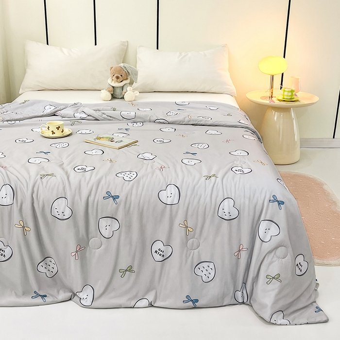 91家纺网 家纺一手货源 找家纺 VIP被业 2025新款印花凉感丝冰淇淋云母日本凉感科技冰淇淋氨纶凉感天丝纯色夏被空调被 快乐心情