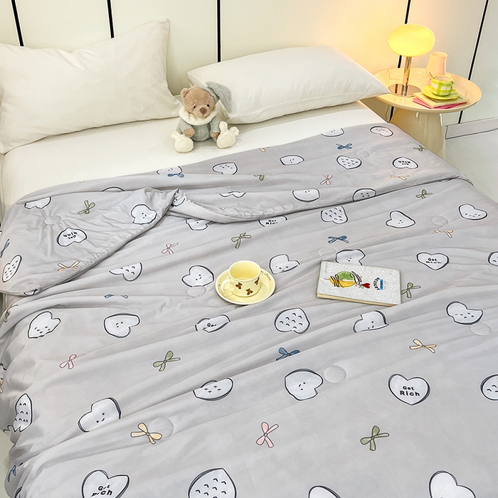 91家纺网 家纺一手货源 找家纺 VIP被业 2025新款印花凉感丝冰淇淋云母日本凉感科技冰淇淋氨纶凉感天丝纯色夏被空调被 快乐心情