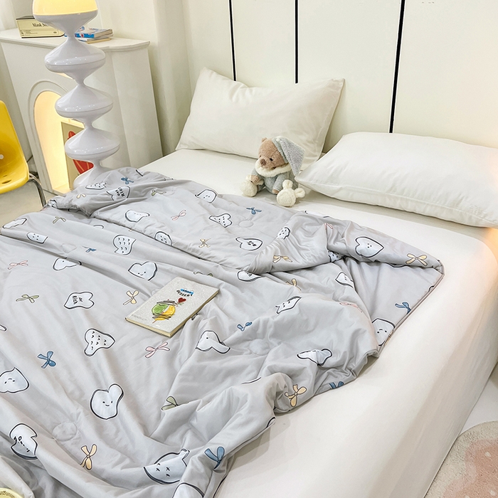 91家纺网 家纺一手货源 找家纺 VIP被业 2025新款印花凉感丝冰淇淋云母日本凉感科技冰淇淋氨纶凉感天丝纯色夏被空调被 快乐心情