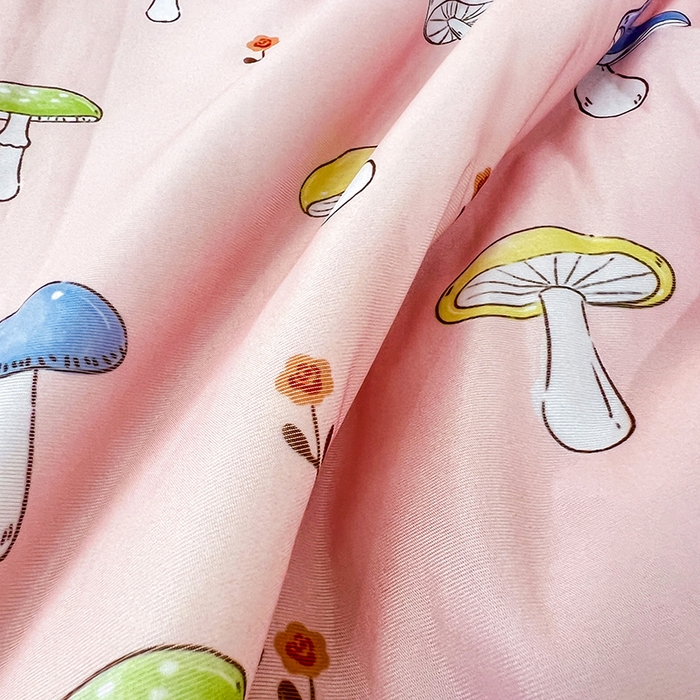 91家纺网 家纺一手货源 找家纺 VIP被业 2025新款印花凉感丝冰淇淋云母日本凉感科技冰淇淋氨纶凉感天丝纯色夏被空调被 蘑菇森林