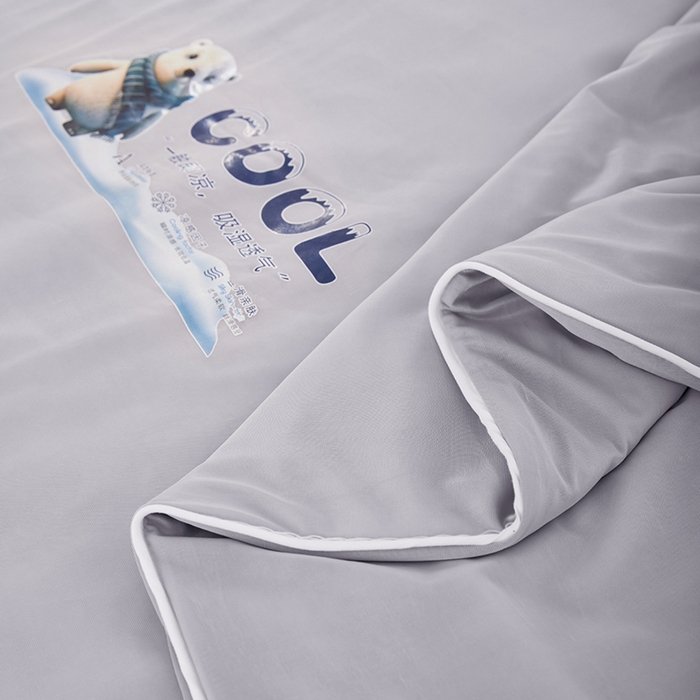 91家纺网 家纺一手货源 找家纺 VIP被业 2025新款西瓜凉感丝夏被冰淇淋云母日本凉感科技冰淇淋氨纶凉感天丝纯色夏被空调被 时光灰