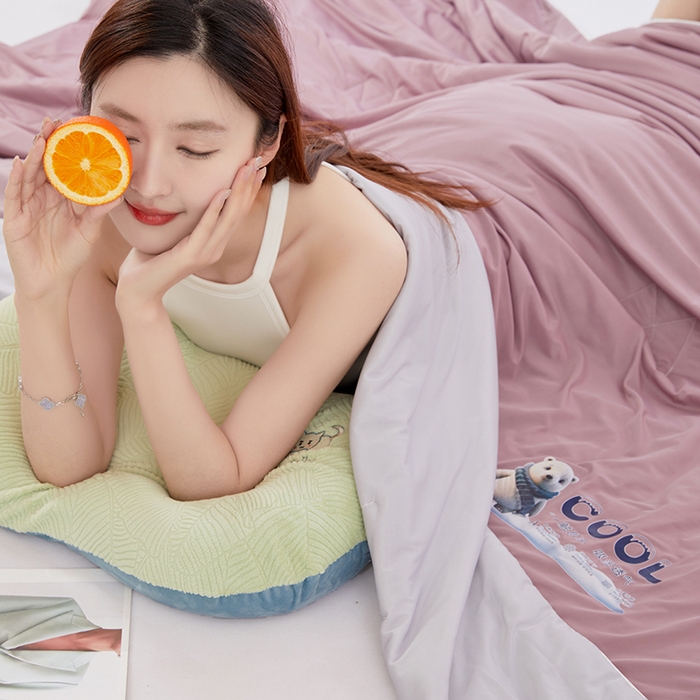 91家纺网 家纺一手货源 找家纺 VIP被业 2025新款西瓜凉感丝夏被冰淇淋云母日本凉感科技冰淇淋氨纶凉感天丝纯色夏被空调被 香芋紫