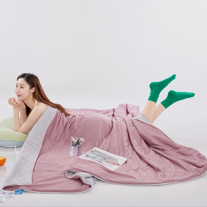 91家纺网 家纺一手货源 找家纺 VIP被业 2025新款西瓜凉感丝夏被冰淇淋云母日本凉感科技冰淇淋氨纶凉感天丝纯色夏被空调被 香芋紫