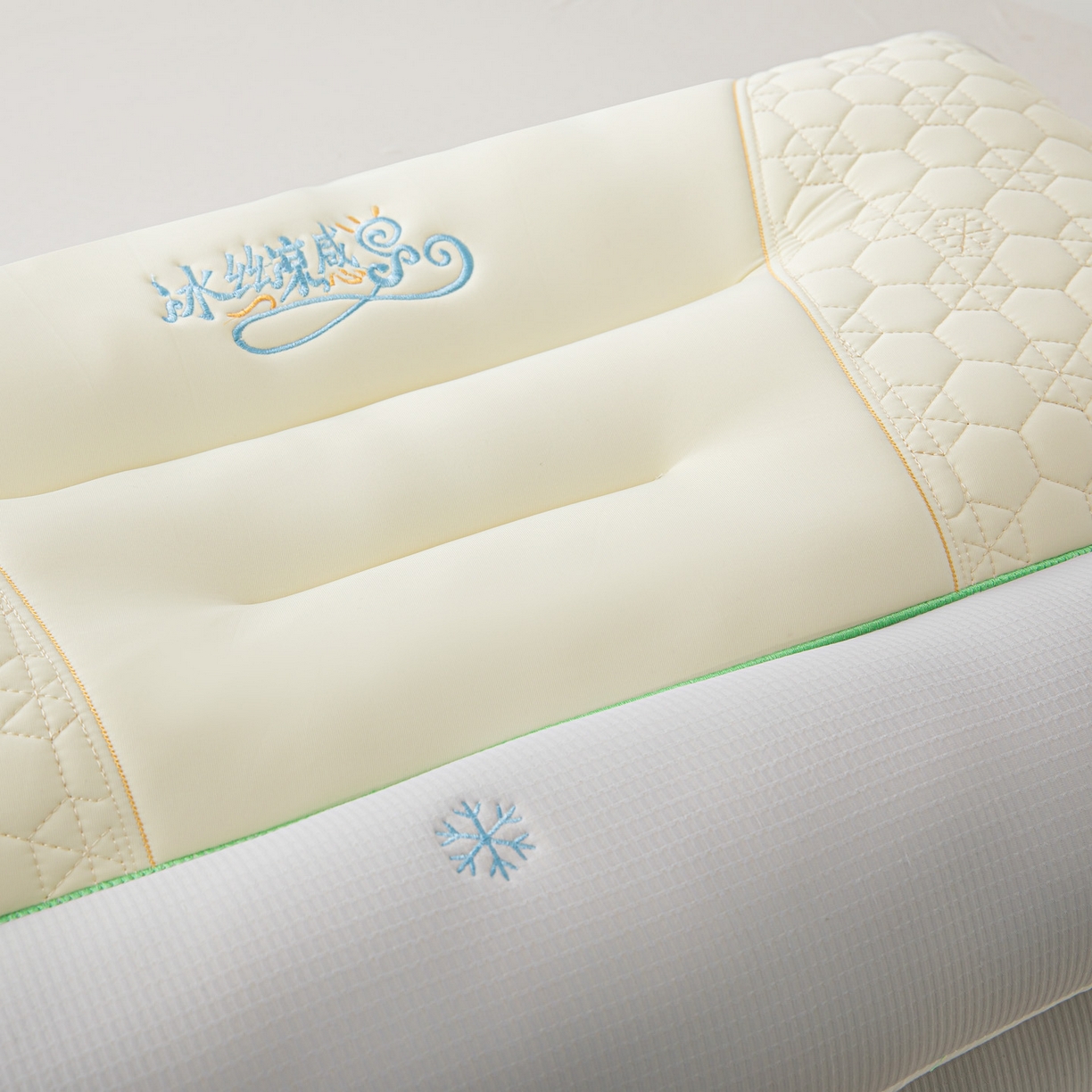 91家纺网 家纺一手货源 找家纺 佳尚枕芯 2025新款冰丝牵引枕枕头枕芯 灰色 48x74cm/只