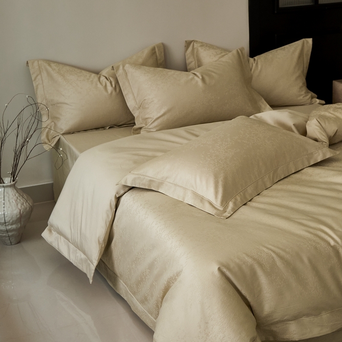 91家纺网 家纺一手货源 找家纺 顾家家居2025新款全棉提花四件套 岸芷-浅绯玉