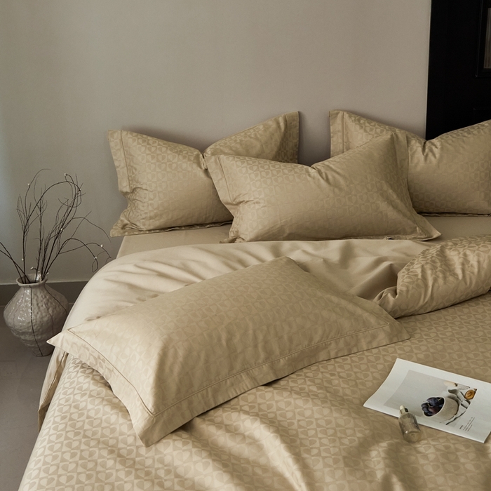 91家纺网 家纺一手货源 找家纺 顾家家居2025新款全棉提花四件套 塞纳-云母米