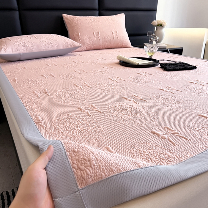 91家纺网 家纺一手货源 找家纺 佰亿莱2025新款手捧花凉席床席床笠款 床席手捧花粉