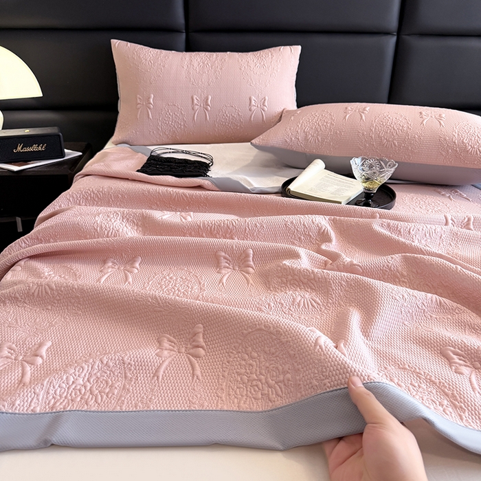 91家纺网 家纺一手货源 找家纺 佰亿莱2025新款手捧花凉席床席床笠款 床席手捧花粉