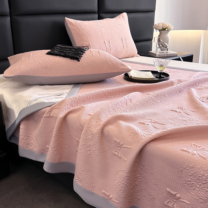 91家纺网 家纺一手货源 找家纺 佰亿莱2025新款手捧花凉席床席床笠款 床席手捧花粉