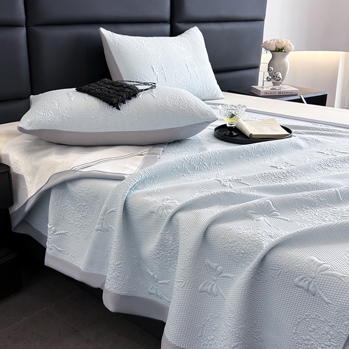 91家纺网 家纺一手货源 找家纺 佰亿莱2025新款手捧花凉席床席床笠款 床席手捧花蓝