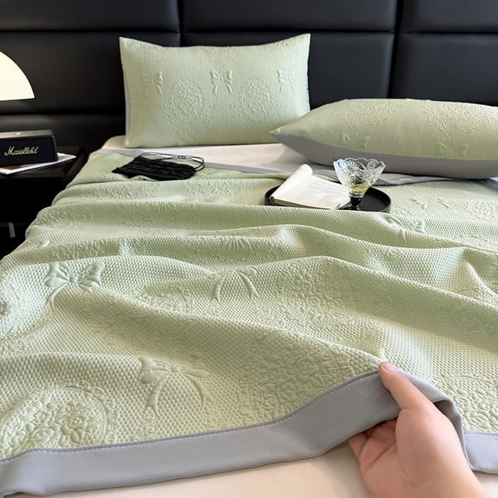 91家纺网 家纺一手货源 找家纺 佰亿莱2025新款手捧花凉席床席床笠款 床席手捧花绿