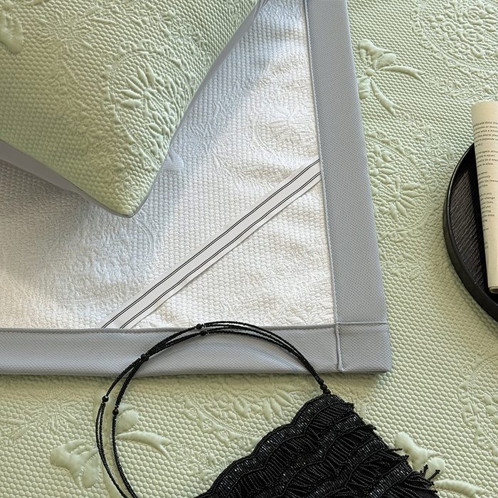 91家纺网 家纺一手货源 找家纺 佰亿莱2025新款手捧花凉席床席床笠款 床席手捧花绿