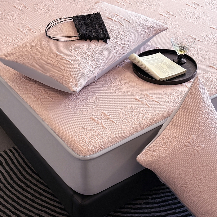 91家纺网 家纺一手货源 找家纺 佰亿莱2025新款手捧花凉席床席床笠款 手捧花粉