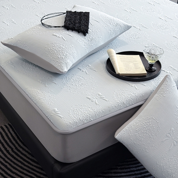 91家纺网 家纺一手货源 找家纺 佰亿莱2026新款手捧花凉席床席床笠款 手捧花蓝