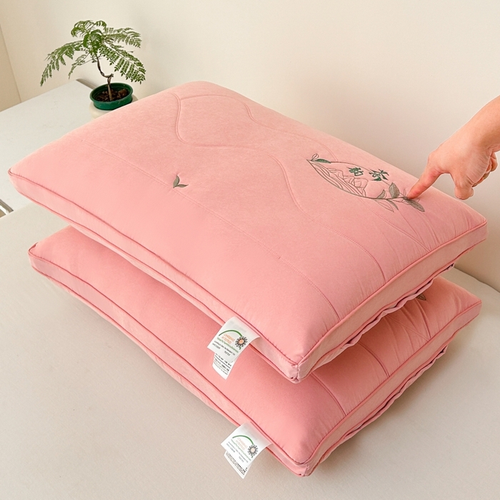 91家纺网 家纺一手货源 找家纺 佳尚枕芯 2025新款亲肤纯色刺绣枕茶韵枕芯枕头 粉色 48x74cm/只 高枕