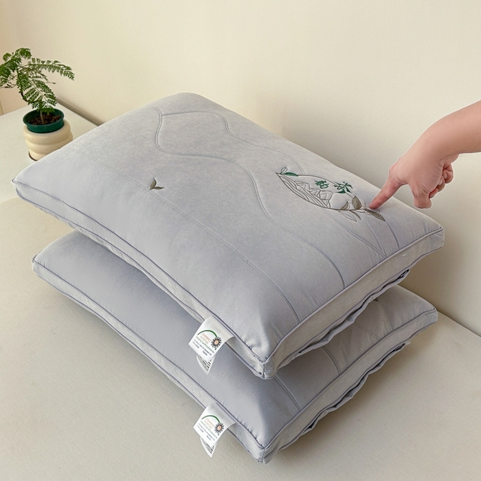 91家纺网 家纺一手货源 找家纺 佳尚枕芯 2025新款亲肤纯色刺绣枕茶韵枕芯枕头 灰色 48x74cm/只 低枕