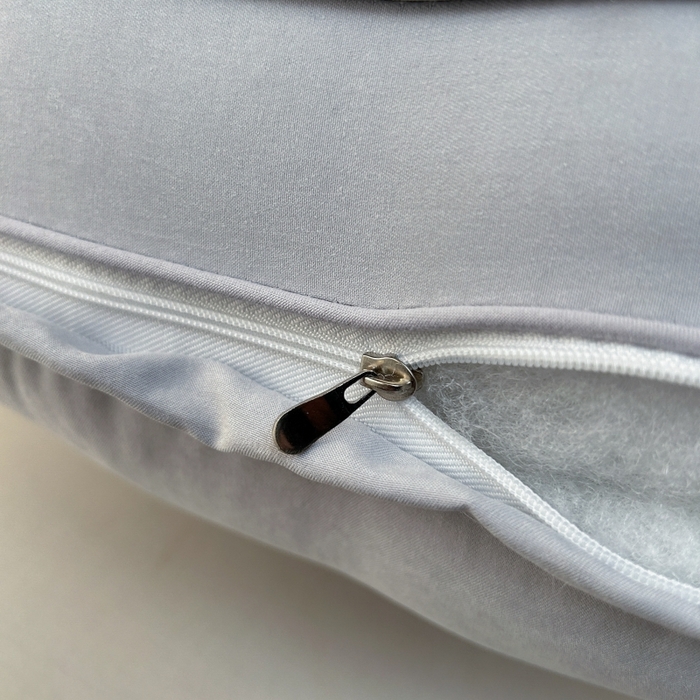 91家纺网 家纺一手货源 找家纺 佳尚枕芯 2025新款亲肤纯色刺绣枕茶韵枕芯枕头 灰色 48x74cm/只 中枕