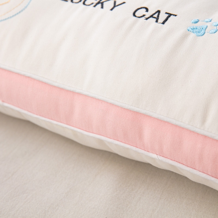 91家纺网 家纺一手货源 找家纺 佳尚枕芯 2025新款情侣招财猫护颈枕 枕头枕芯 招财猫-粉 48x74cm/只 中枕