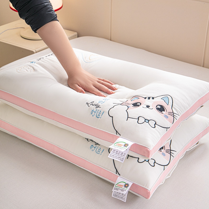 91家纺网 家纺一手货源 找家纺 佳尚枕芯 2025新款情侣招财猫护颈枕 枕头枕芯 招财猫-粉 48x74cm/只 高枕