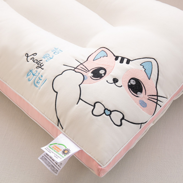 91家纺网 家纺一手货源 找家纺 佳尚枕芯 2025新款情侣招财猫护颈枕 枕头枕芯 招财猫-粉 48x74cm/只 高枕