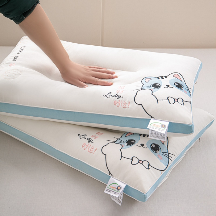 91家纺网 家纺一手货源 找家纺 佳尚枕芯 2025新款情侣招财猫护颈枕 枕头枕芯 招财猫-蓝 48x74cm/只 中枕