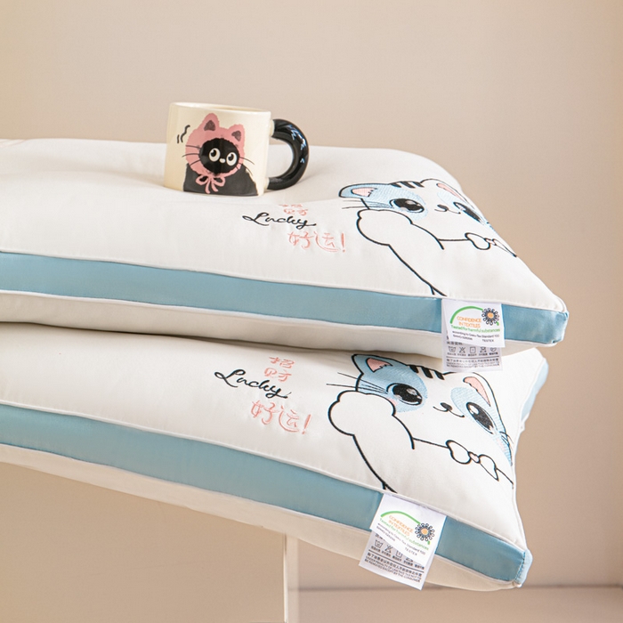 91家纺网 家纺一手货源 找家纺 佳尚枕芯 2025新款情侣招财猫护颈枕 枕头枕芯 招财猫-蓝 48x74cm/只 高枕