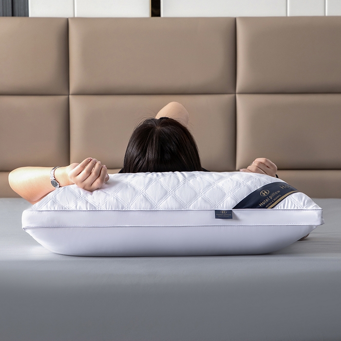 91家纺网 家纺一手货源 找家纺 佳尚枕芯 2025新款三格线亲肤羽丝棉酒店枕枕头枕芯 白色 48x74cm/只 高枕