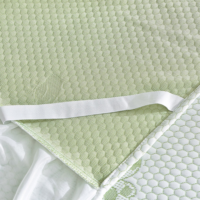 91家纺网 家纺一手货源 找家纺 赛丽雅 2025爆款A类凉感豆豆凉席三件套床裙款冰丝软席子床笠款凉席 卡皮巴拉-绿