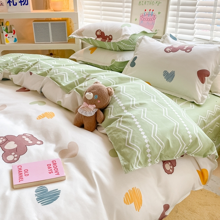 91家纺网 家纺一手货源 找家纺 简冠家纺 2025新款植物羊绒磨毛四件套 绅士熊-绿