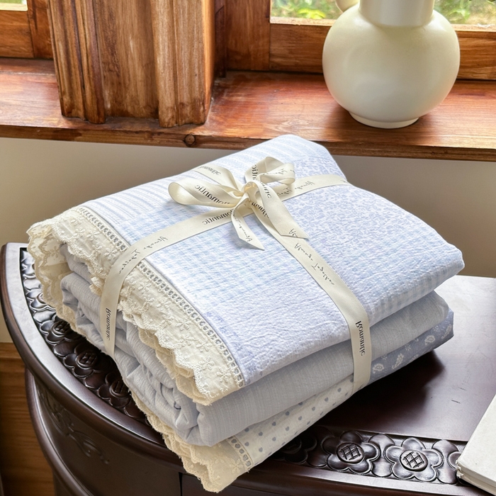 91家纺网 家纺一手货源 找家纺 艾特你 2025新款直播新款云感双层纱镂空花边四件套 花边款-半亩花田