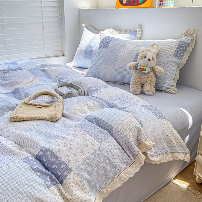 91家纺网 家纺一手货源 找家纺 艾特你 2025新款直播新款云感双层纱镂空花边四件套 花边款-半亩花田