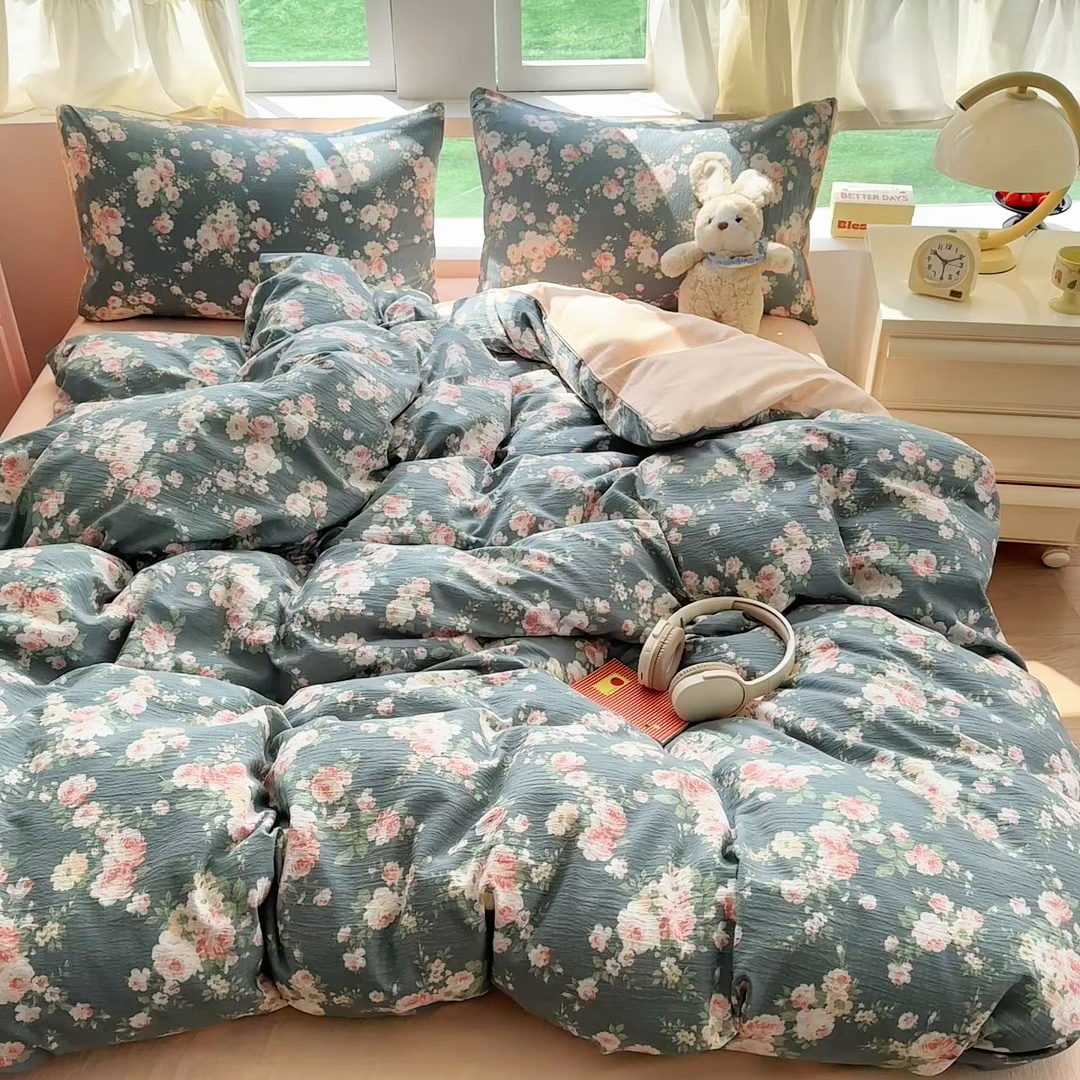 91家纺网 家纺一手货源 找家纺 艾特你 2025新款云感针织双层纱四件套 花簇