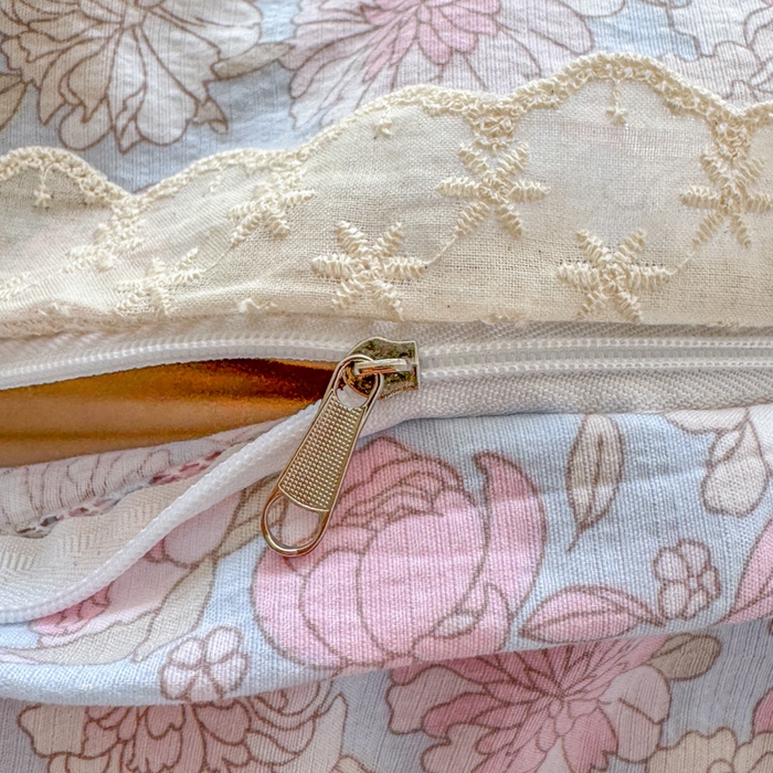 91家纺网 家纺一手货源 找家纺 艾特你 2025新款直播新款云感双层纱镂空花边四件套 花边款-蓝萱