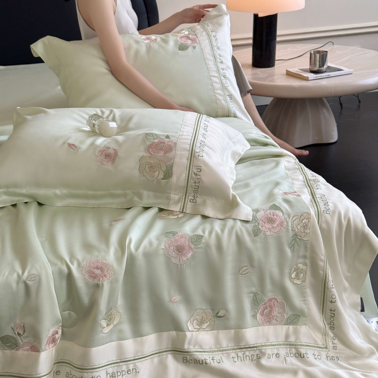 91家纺网 家纺一手货源 找家纺 （总）MIU缪家居 2025新款60支兰精天丝夏被四件套 沁山茶【劵后控价398 298】