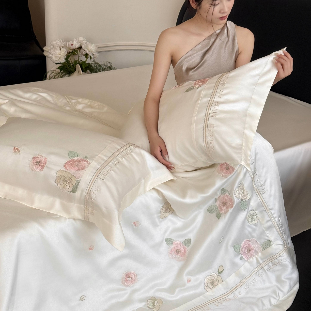 91家纺网 家纺一手货源 找家纺 MIU缪家居 2025新款60支兰精天丝夏被四件套 沁山茶【劵后控价398 298】 清雅白