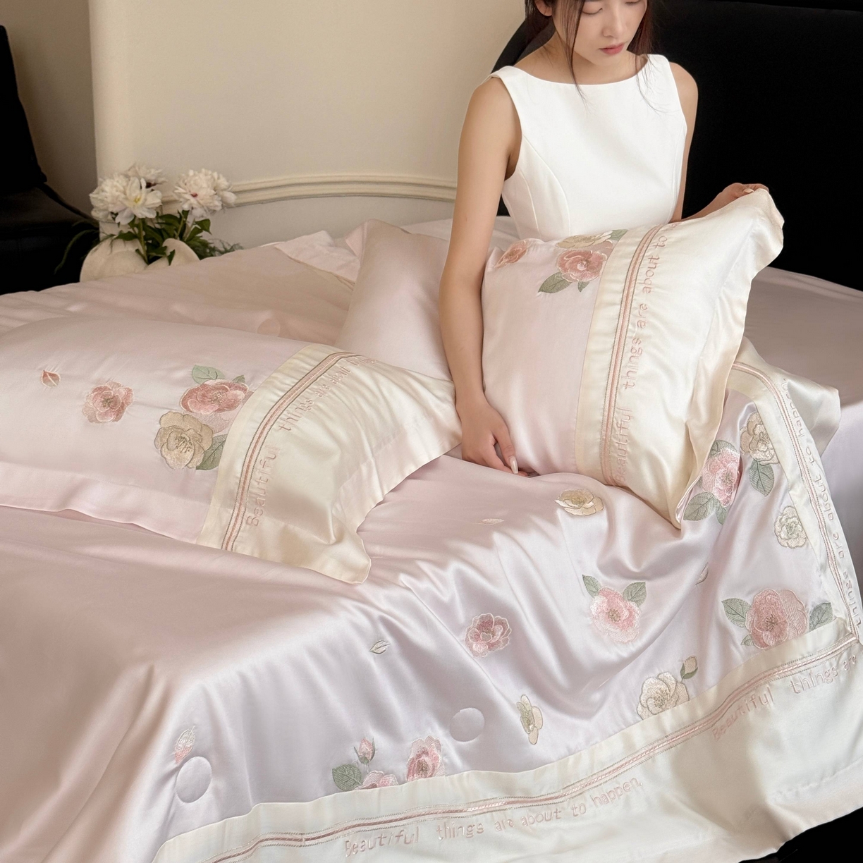 91家纺网 家纺一手货源 找家纺 MIU缪家居 2025新款60支兰精天丝夏被四件套 沁山茶【劵后控价398 298】 山茶粉