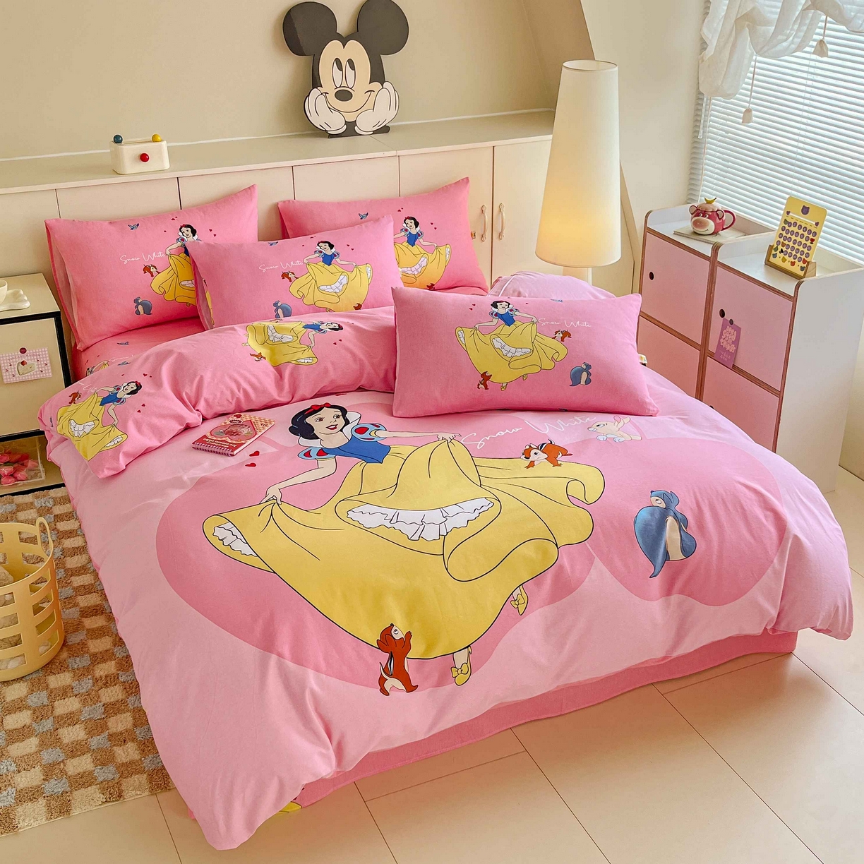 91家纺网 家纺一手货源 找家纺 玉元坊 2025年5月新品 大版卡通全棉纯棉床单床笠加厚四件套 舞动精灵粉