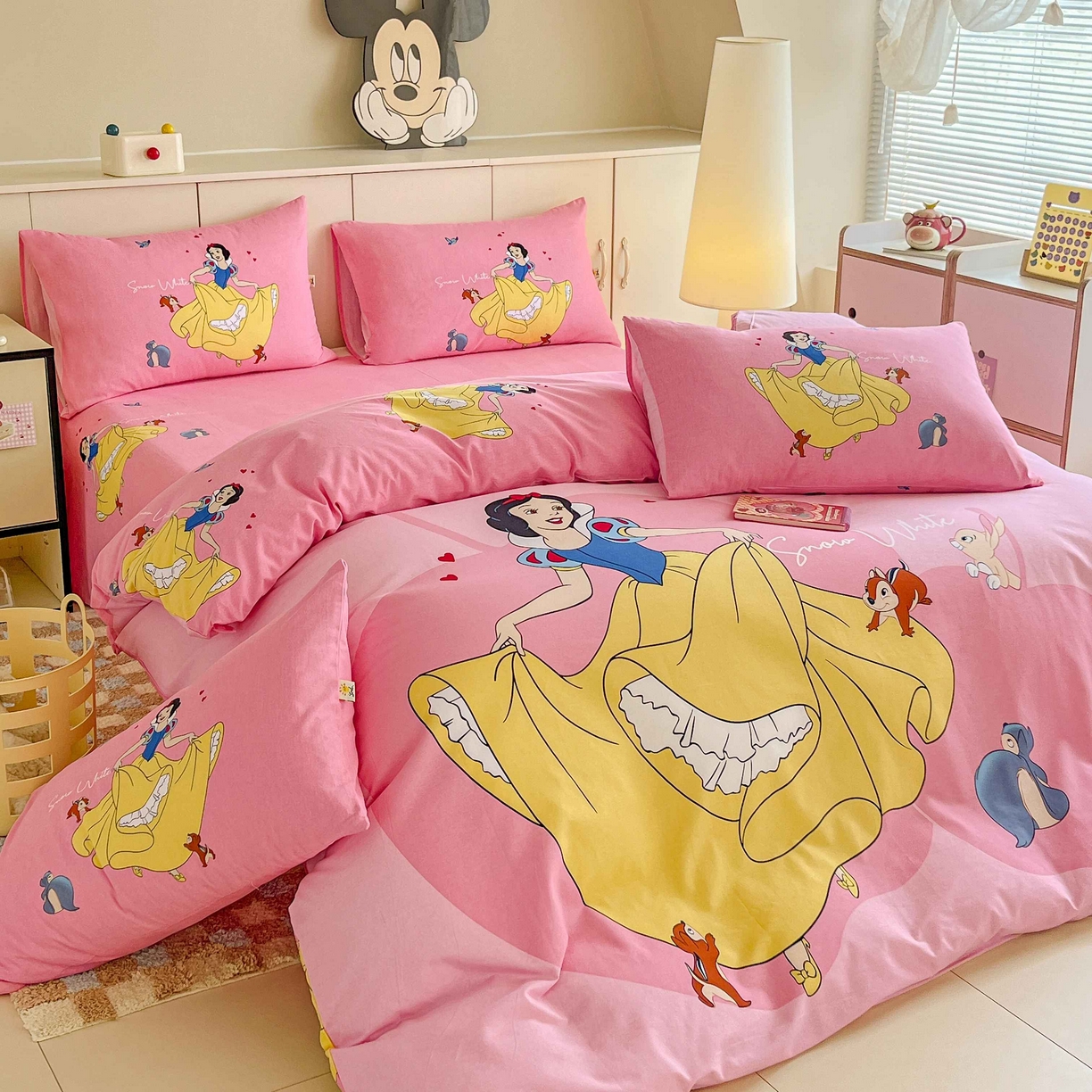 91家纺网 家纺一手货源 找家纺 玉元坊 2025年5月新品 大版卡通全棉纯棉床单床笠加厚四件套 舞动精灵粉